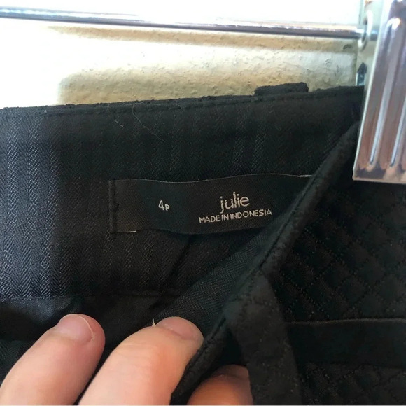 Loft Black Julie Pant 4 Petite - Picture 6 of 7